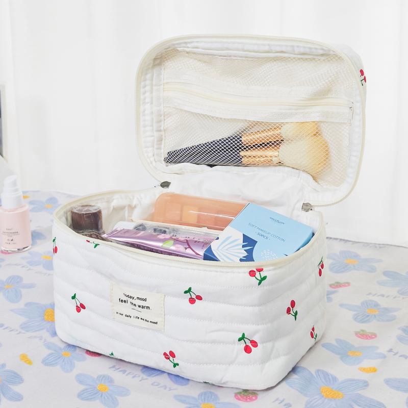 3-piece cherry pattern set, lightweight, multifunctional, stylish zipper design storage bag, suitable for daily use, leisure travel, portable storage bag for storing cosmetics, jewelry, and accessories